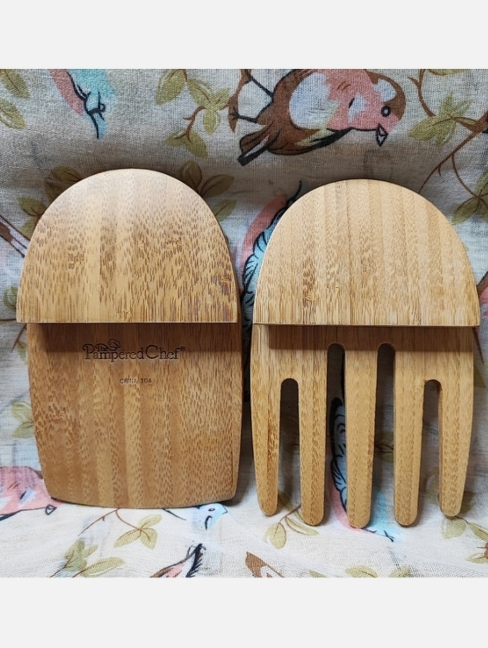 Pampered Chef 2 Solid Wood Wooden Salad Server Tossing Tongs Set Of Two Walnut?